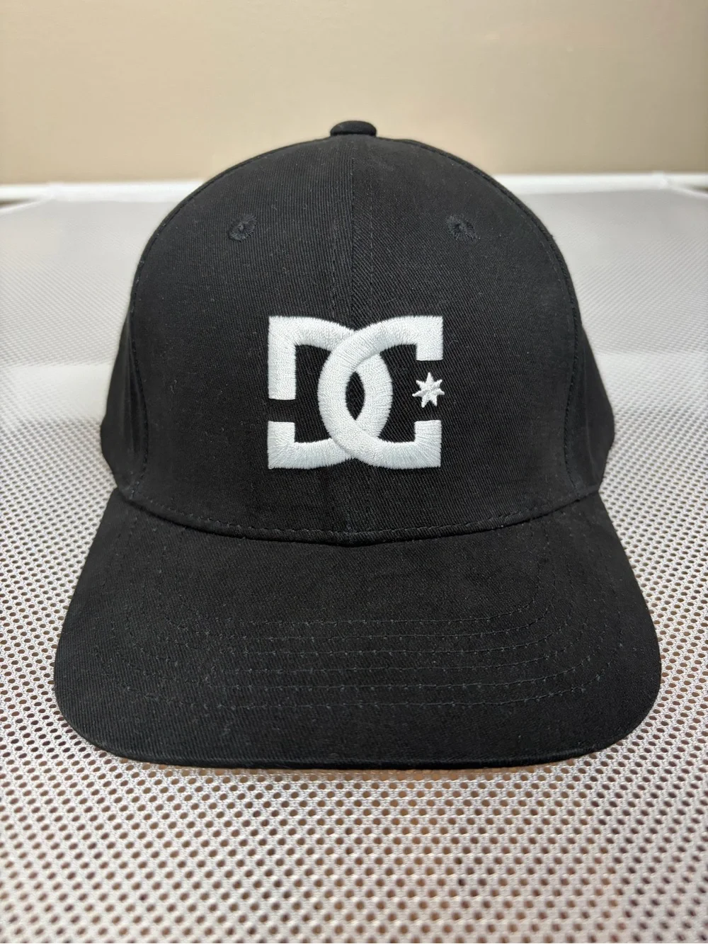 DC Shoes Co Black Adjustable Baseball Hat Cap Mens Skater Snapback Embroidered